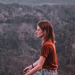 woman 5467227_640 e1763091507114